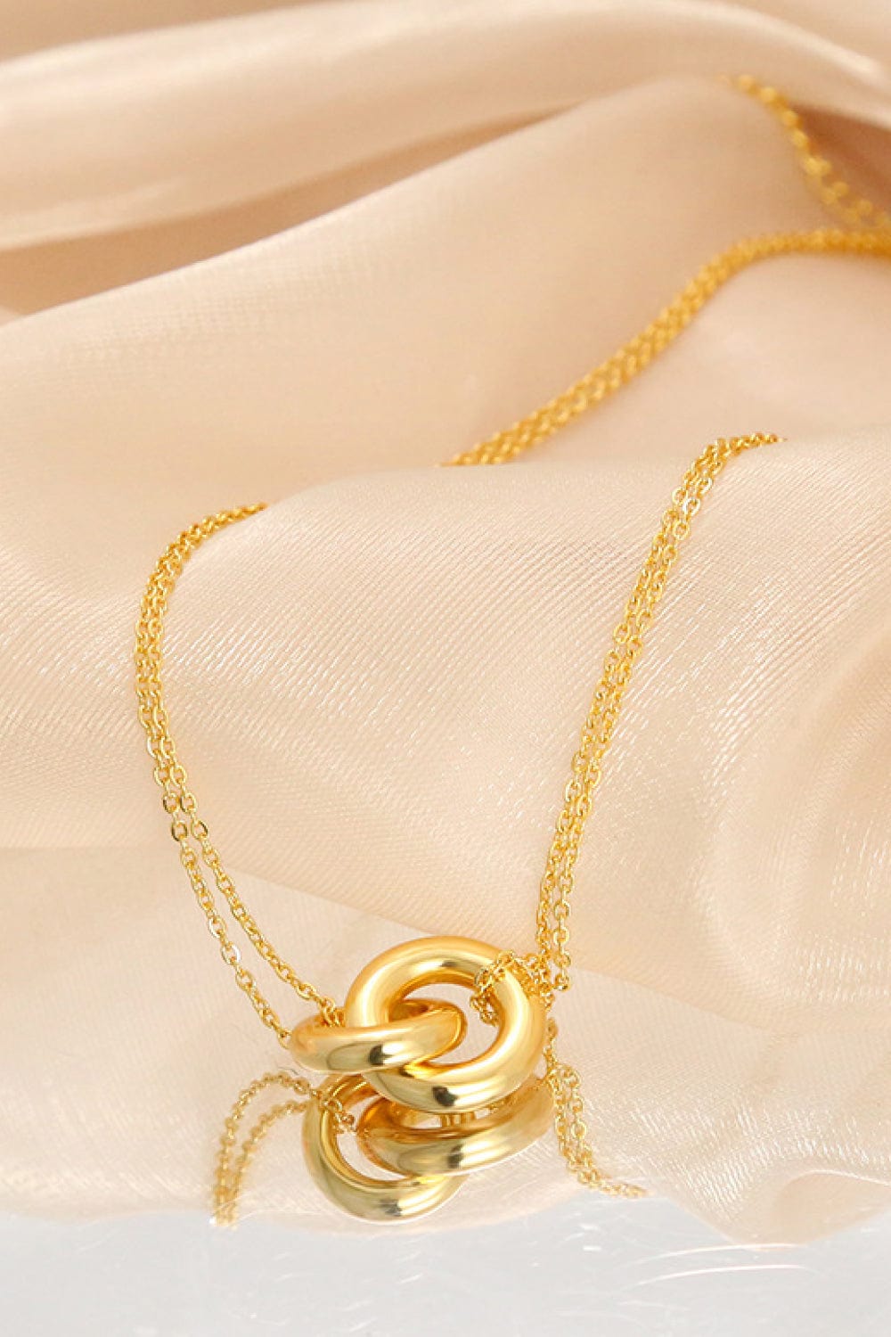 Halo Crown Jewelry Linked Ring Pendant Chain Necklace *