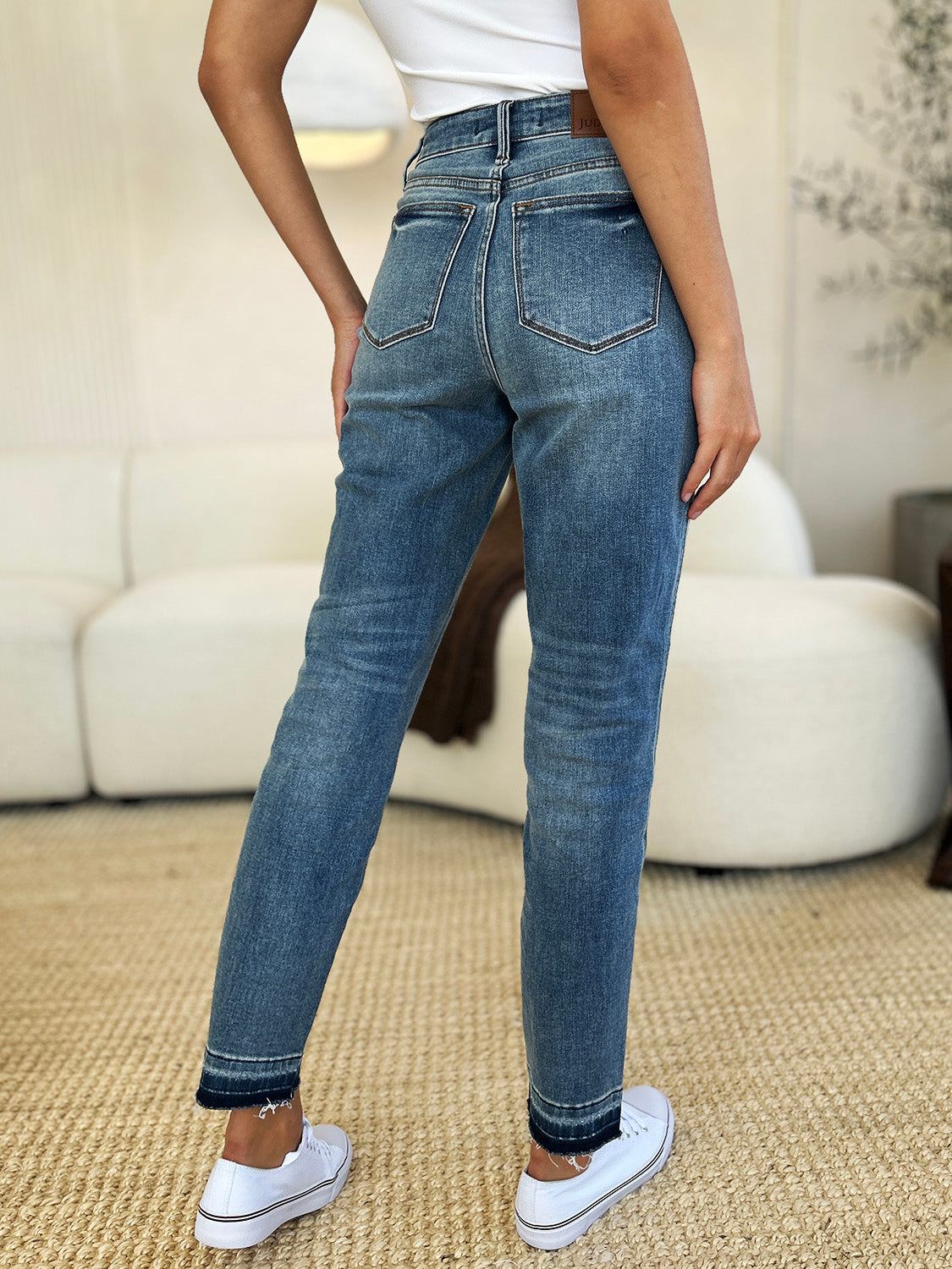 Judy Blue Full Size Mid Rise Rigid Magic Release Hem Jeans *