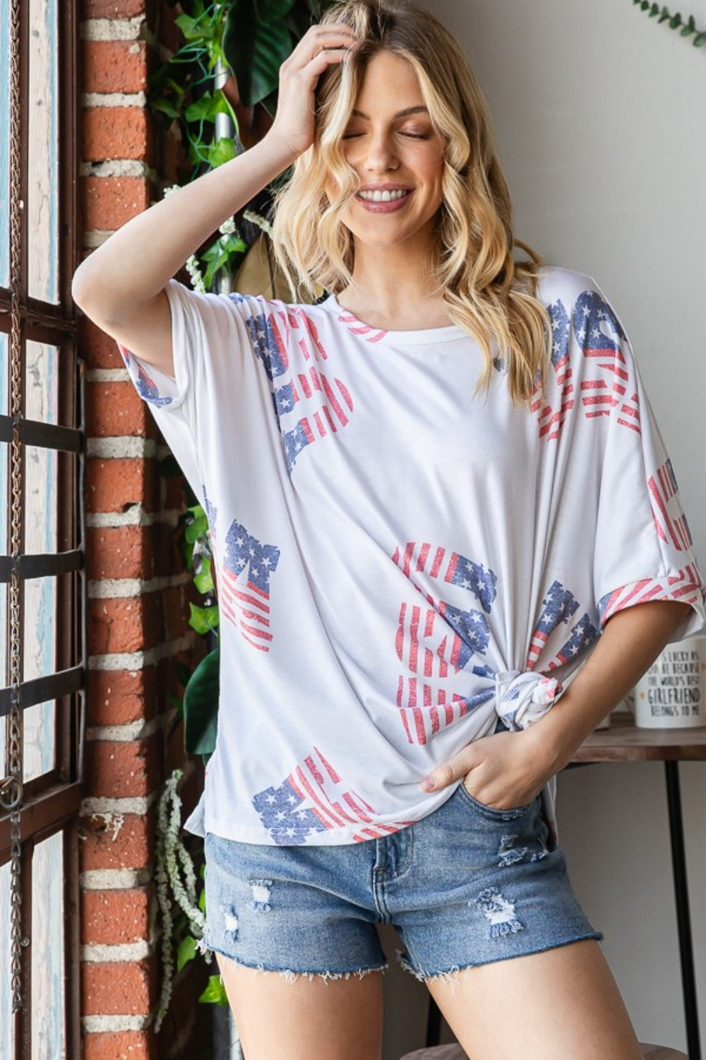 HOPELY Letter Graphic Round Neck T-Shirt *