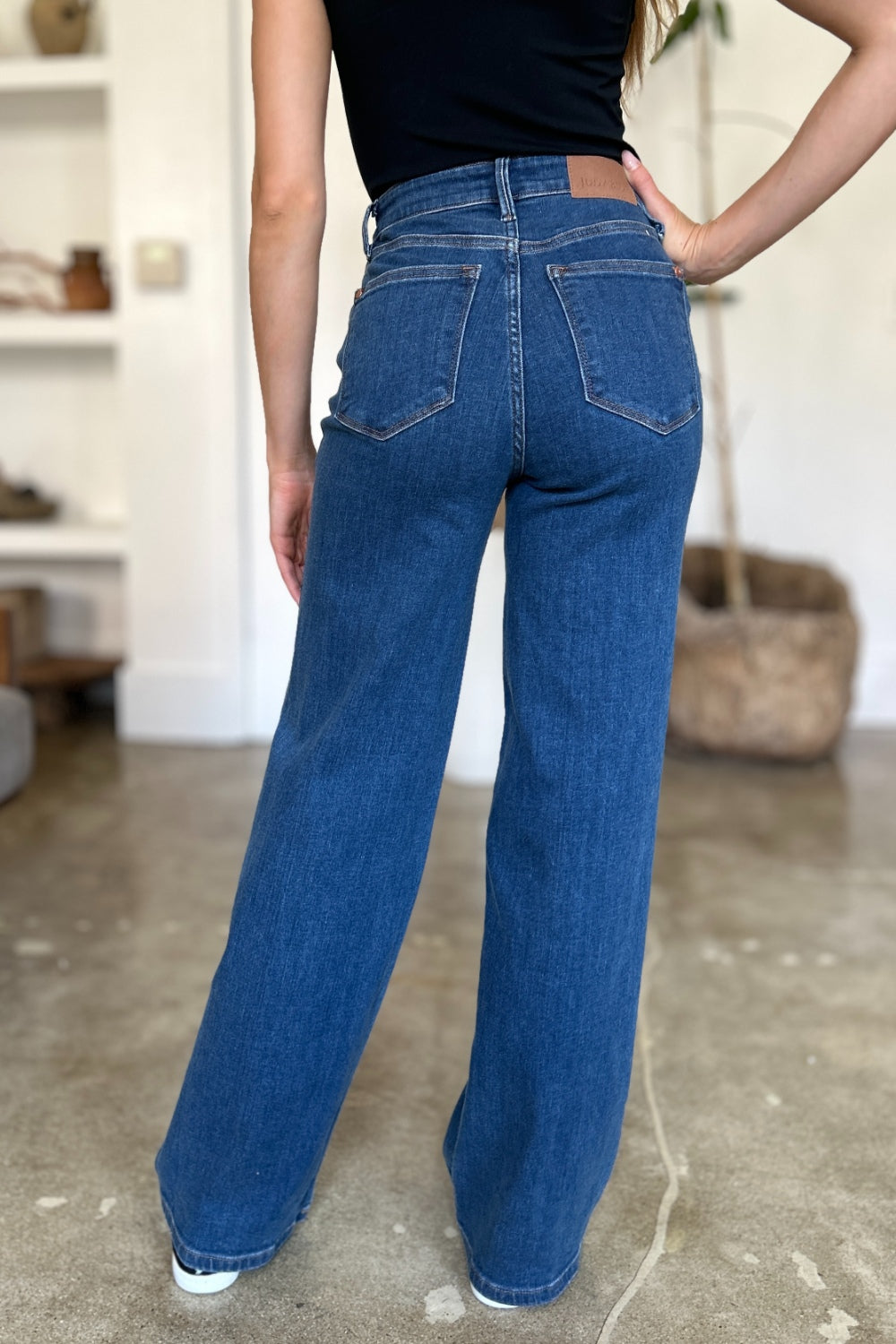 Judy Blue Full Size High Rise Straight Jeans *