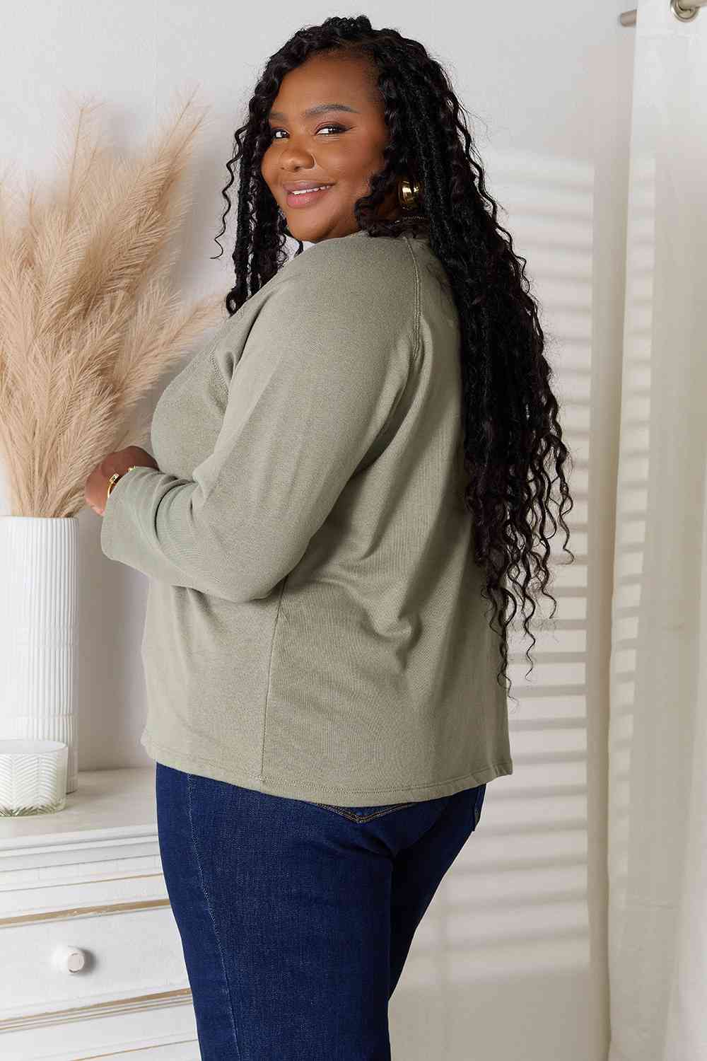 Culture Code Full Size V-Neck Long Sleeve T-Shirt *