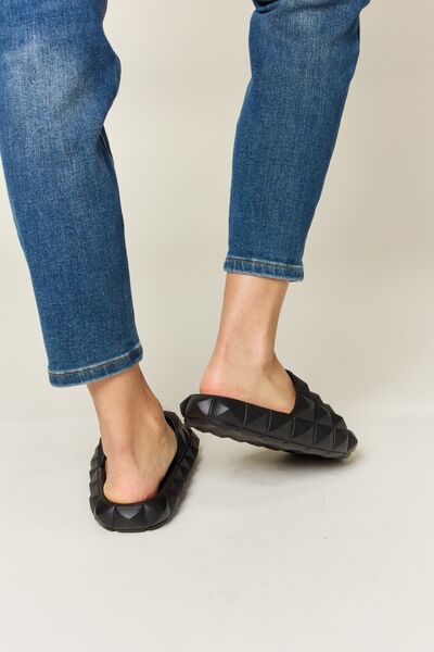 WILD DIVA Pyramid Stud Toe Band Footbed Sandals *