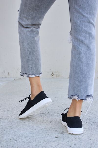 Forever Link Black Flat Round Toe Lace-Up Sneakers