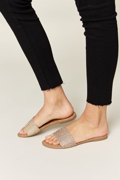 WILD DIVA Rhinestone Open Toe Flat Sandals *