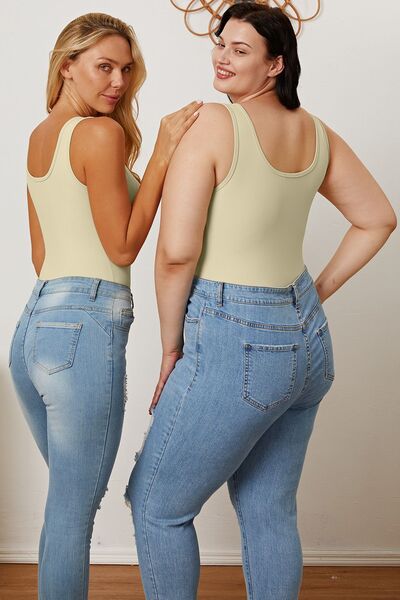Basic Bae Full Size Square Neck Sleeveless Bodysuit *